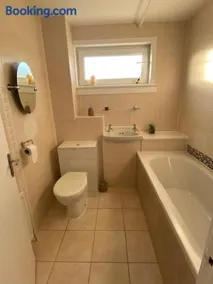 Burnt Island 2 bed apartment with stunning views - Image 4