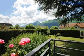 Charming house with great views - Image 2