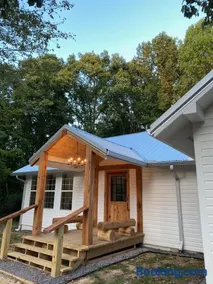 Paradise Meadows Farmhouse - Image 3