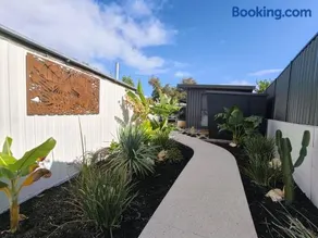 The Hill Retreat - Image 2