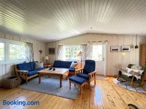 Breidablikk, Quiet Cabin Retreat Surrounded by Nature - Image 2