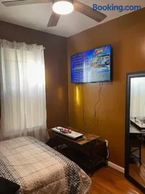 Large 3 BRM 2 Bath Near EWR NYC - Image 4