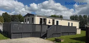 20 The Green, Lilliardsedge - Image 1