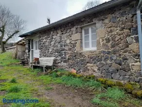 maisonnette pres des bois - Image 1