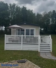 Wallows Lodge with private hot tub - Image 2
