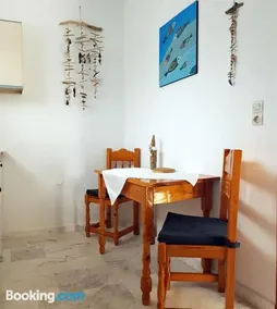 ILEKTRA Apartment Red - Image 4