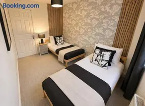 Boutique 2 Bed Bristol Abode - Parking - Garden - Image 3