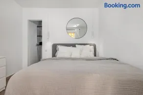 2 BR - Parking garage - Central - Terrace - Wi-Fi - Image 3