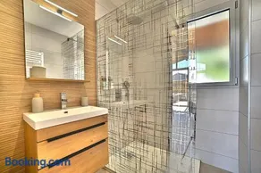 Maison cosy avec spa extérieur et vélos électriques - Image 4