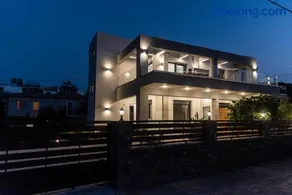 Muse by the beach - Image 2