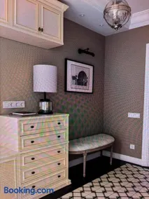 Urban Retreat Parkside Suite with Terrace and Entertainment - Image 4