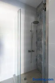 Camara Luxury Apartments (Deluxe Apartment) - Image 2