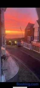 2 Bedroom Lavish Apartment Prince Street Bridlington Sleeps 5 Netflix HARBOUR LOCATION - Image 3