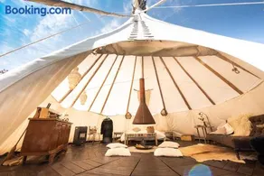 Slapen tussen de schapen in de Tante Tipi - Image 1