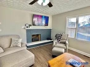Charming Spacious Get Away - Image 3