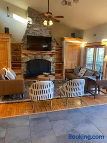 Spektakulær villa med 5 soveværelser ved Lakefront beliggende i hjertet af Catskills - Image 2
