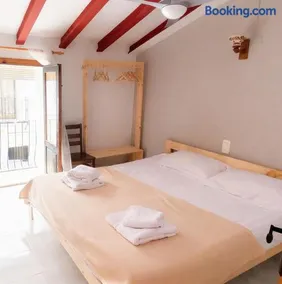 Casa De Pueblo Raval - Image 2