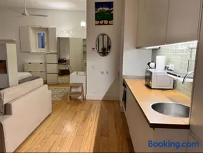 Alfama Modern Cosy Home - Image 2