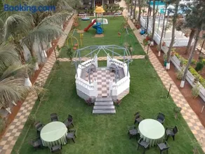 The Canopy Retreat - Image 2