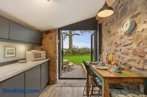 Foxes Walk - Rural Views Rustic Charm - Image 3
