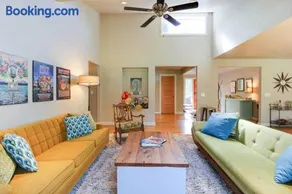 2 Master Suites, Fenced Yard, Hot Tub - Image 2