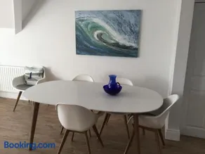 5, Sandleigh Apartment - Image 4