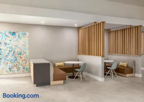 TownePlace Suites by Marriott Charlotte LoSo Airport - Image 5