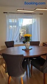 Harrogate Entire House, free private parking and garden - Image 5