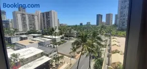 Waikiki beach modern studio No resort fee Best location - Image 3