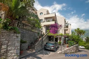 Apartments and Rooms Teona - Image 1