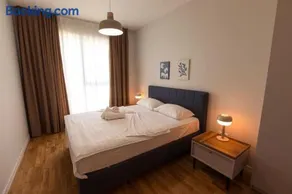 Escapism - Premium 1BR Apartment with Parking - Image 3
