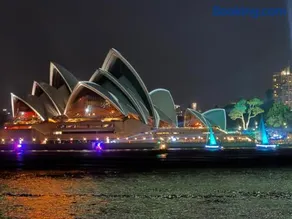 Walk To The Opera House, Over The Harbour Bridge and CBD - Image 4