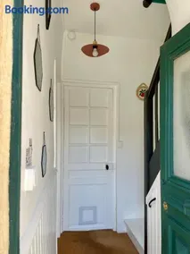 LE 111 - Image 2