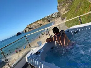 Award Winning 5* BEACH HOUSE! Hot Tub & Fire Pit - Image 2