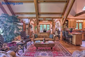 River Views + Deck: Peaceful Virginia Retreat - Image 4