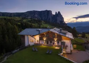 Hotel Chalet Dolomites - Image 1