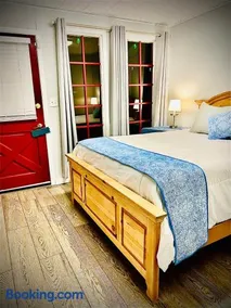 Lakeland House - Image 1