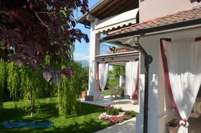 Asso Bed & Breakfast - Image 1