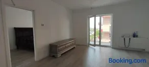 Shine Room - Image 1