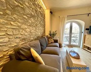 Apartamento colgante al río con vistas al puente - Image 3