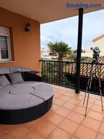 Chalet with a pool, a 10-minute walk from the beach - Image 5