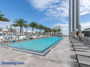 HYDE BEACH HOUSE THREE-BEDROOM, WATERFRONT, OCEAN AND INTERCOSTAL VIEW, ROOFTOP POOL, 5 MiN WALK TO BEACH - Image 5