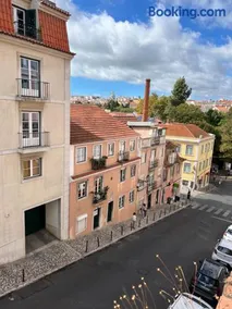 Typical Lisbon Apartment Príncipe Real - Image 2