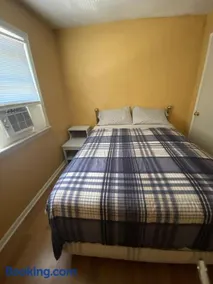 Va Beach Town Center Privita Room - Image 4