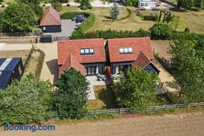 Captains Cottage at Rectory Farm in Gestingthorpe - Image 1