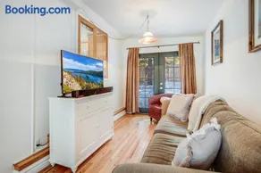 Alpine Cottage Hideaway - Image 5