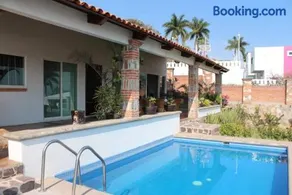 Private Heated Pool - Lake View House - Golf Club - Image 1