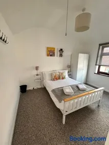 1st Floor Flat in Mews - Image 3