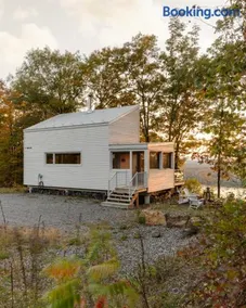 Cabin N1 Les Grand'Pares Lake view Jacuzzi - Image 1