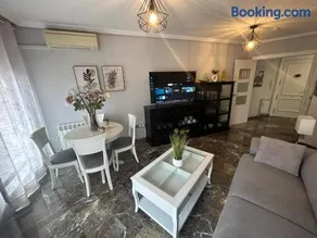 Apartamento en centro ciudad con garaje y aire acondicionado - Image 1